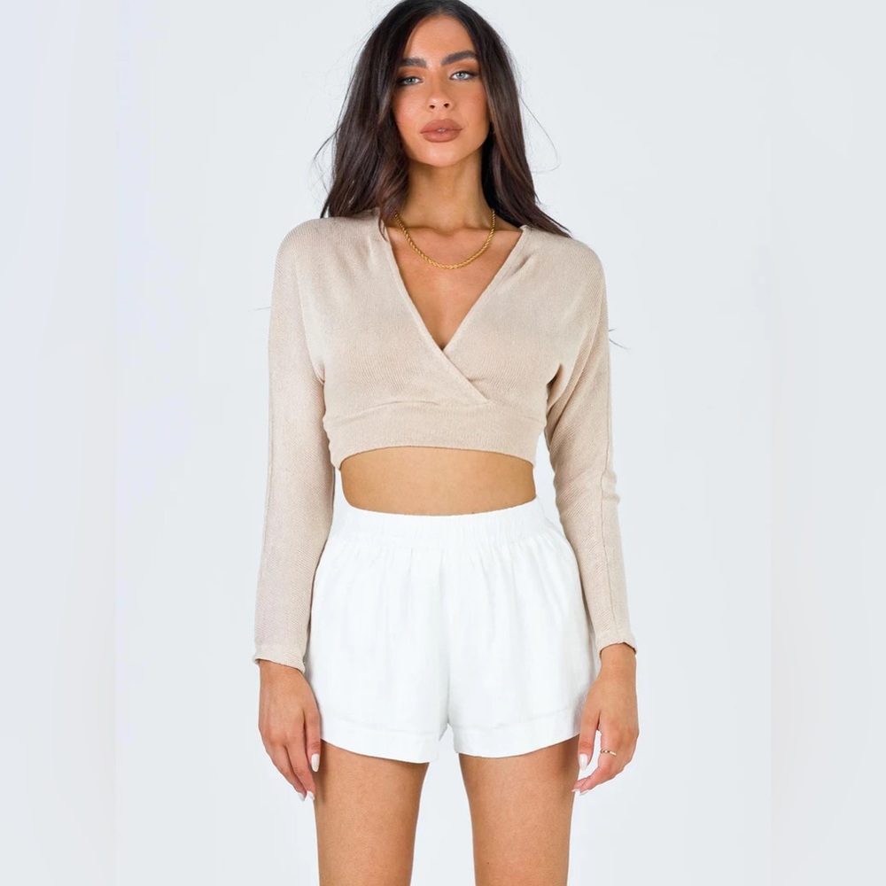 Princess Polly beach house off-white shorts - Picture 4 of 8